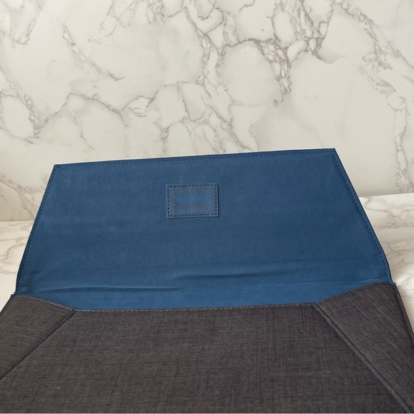 Incase - Envelope Sleeve in Woolenex fits MacBooks, laptops, tablets- gray/blue - Picture 6 of 14